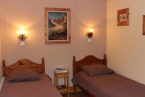 Chalet Selaou - slaapkamer met 2 1-persoonsbedden 2